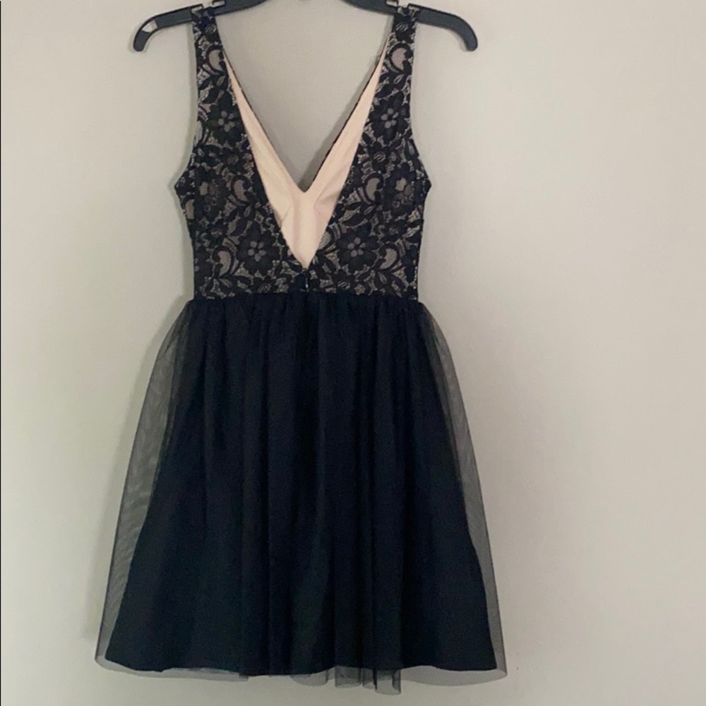 Backless Tulle Dress - Picture 4 of 4
